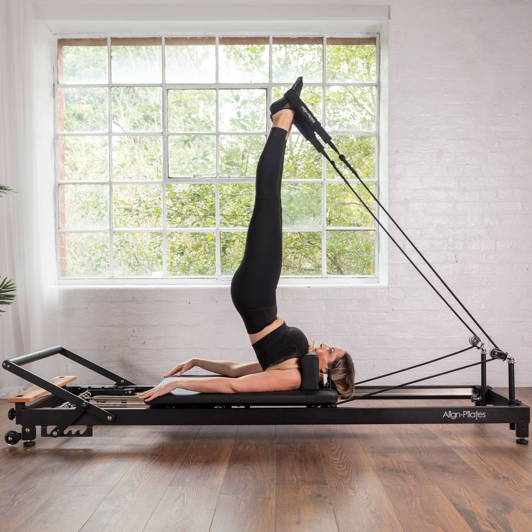 top-quality-pilates-reformer-align-pilates® R8 pro-model