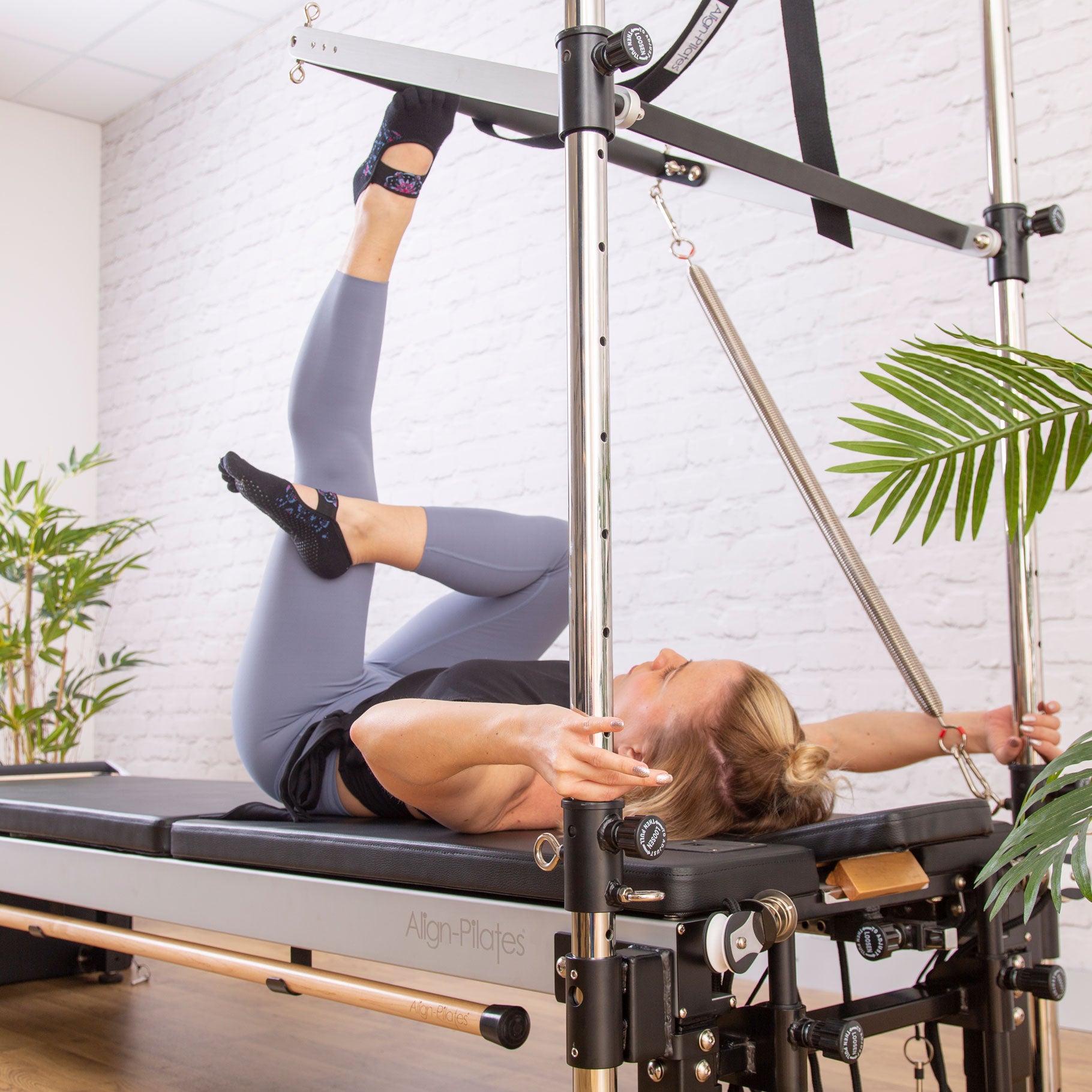 Align Pilates® C8-Pro Studio Pilates Reformer