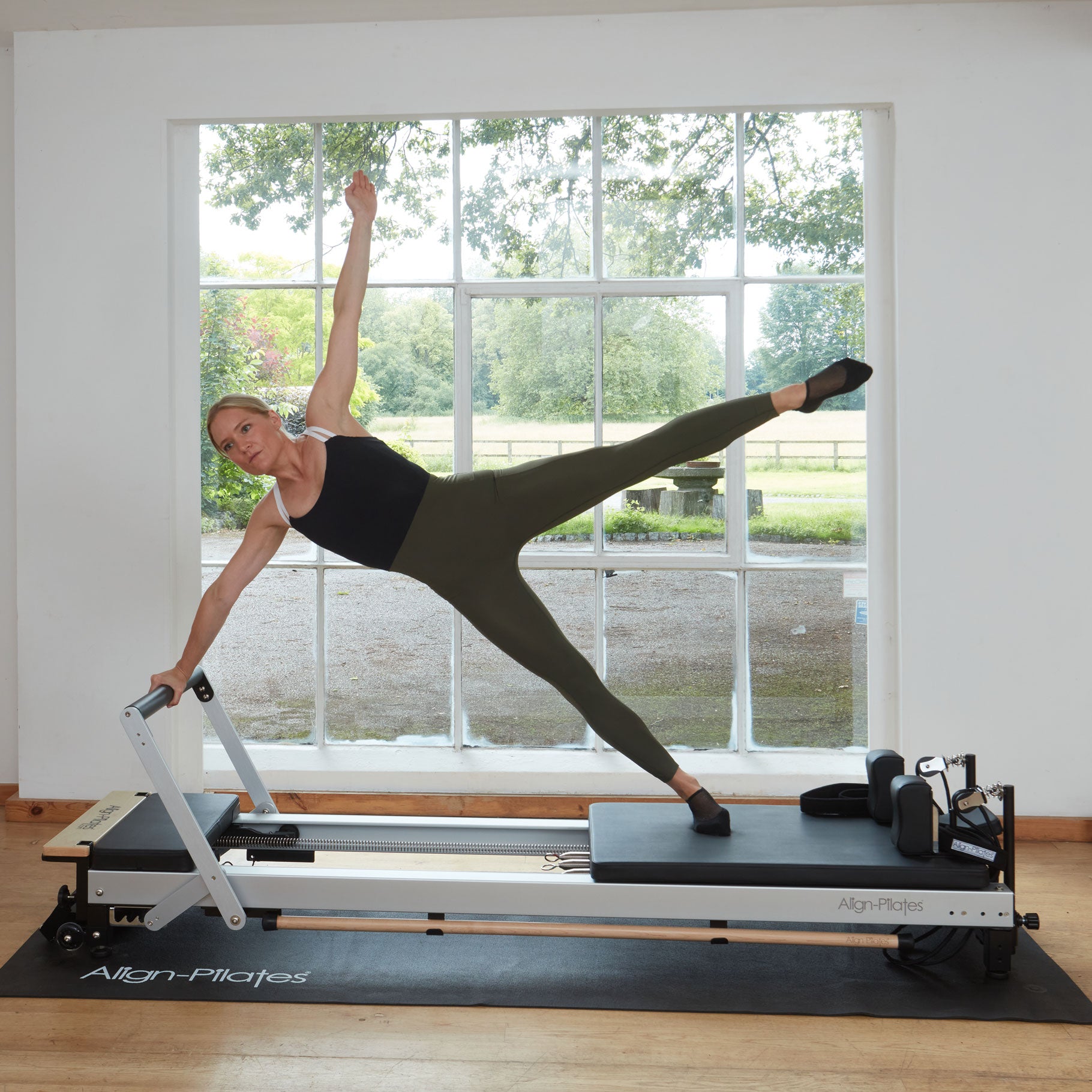 Align Pilates® C8-Pro Studio Pilates Reformer