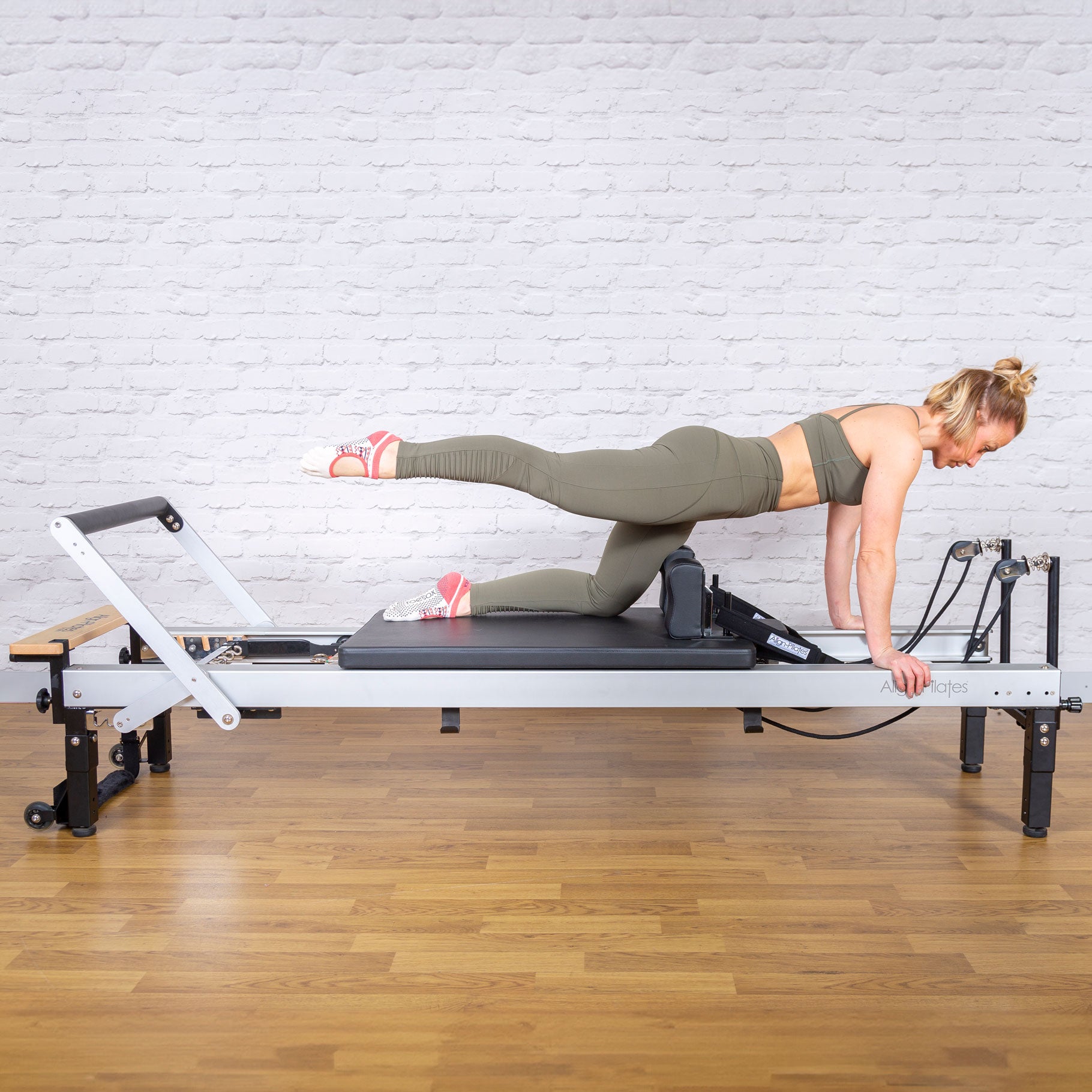 Align Pilates® C8-Pro Studio Pilates Reformer